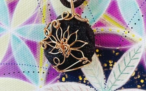 佩戴天狼星亚历桑那玻璃陨石有哪些好处?