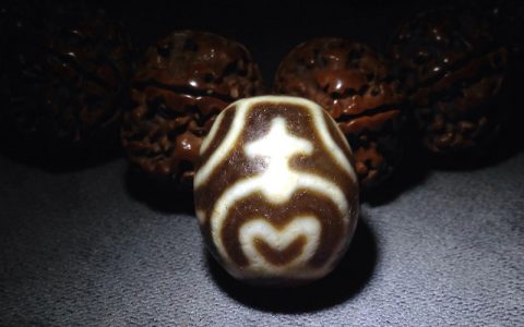 天珠什么材质才是真的天珠？