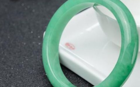 翡翠很值钱吗 翡翠一般值多少钱