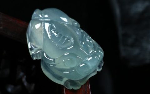 高冰种翡翠价格 目前价格是多少