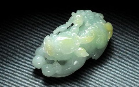 佩戴翡翠吊坠有什么好处和作用 翡翠貔貅一般多少钱一件
