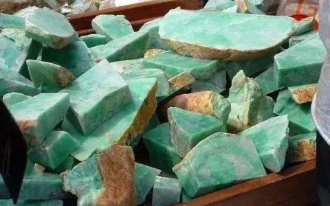 翡翠是在什么环境下形成的 哪个国家翡翠产量质量最高