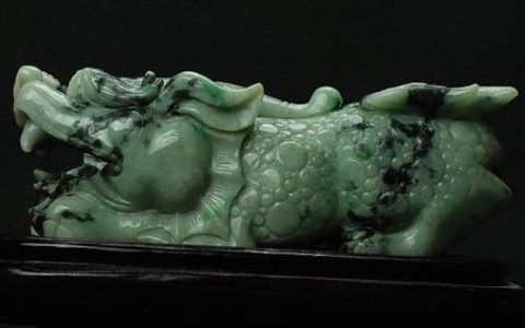 翡翠貔貅有什么款式和版别 翡翠貔貅应该佩戴在什么地方
