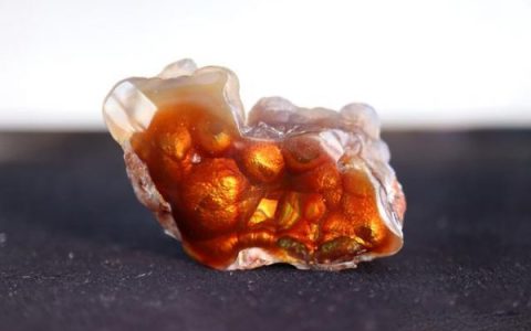 什么是火玛瑙？火玛瑙值得收藏吗？