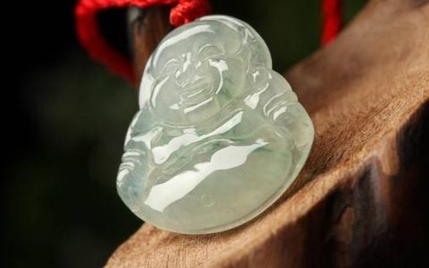 翡翠吊坠简单的识别鉴定方法 翡翠吊坠什么颜色最好