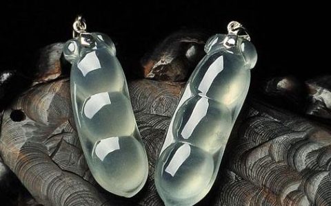 选购四季豆特别注意事项 翡翠四季豆吊坠有什么寓意