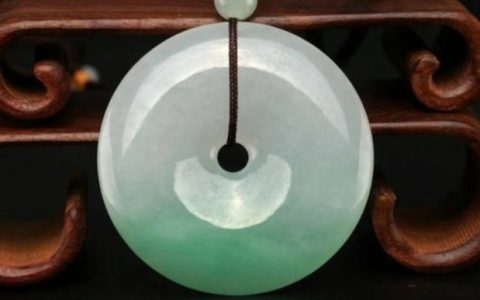 翡翠冰种和糯种哪个好 哪个价格贵