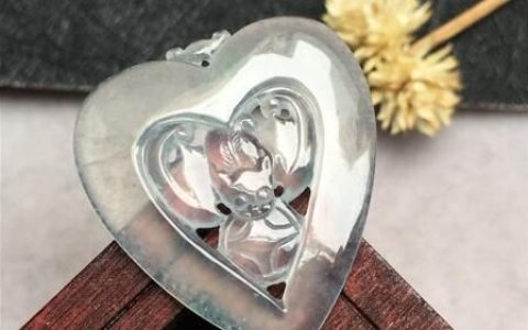 蝙蝠翡翠有什么寓意吗 不同图案的蝙蝠翡翠寓意不同