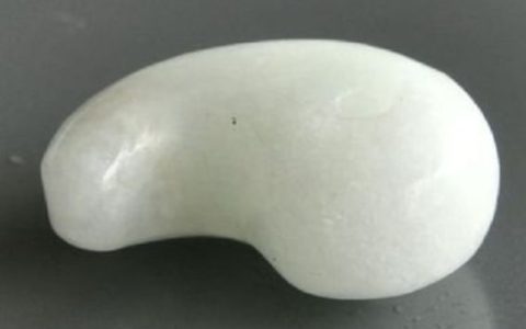 不透明的白翡翠值钱吗 白色翡翠出现的原因