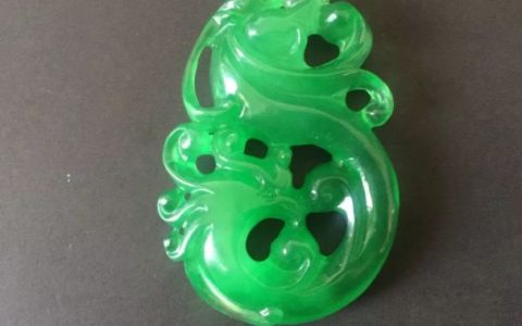 如何分辨翡翠真假 新手必备鉴别技巧