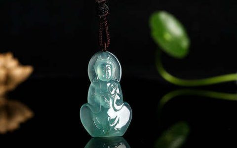男性戴翡翠观音的寓意 男人戴翡翠观音好吗
