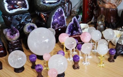 紫晶球、粉晶球、白水晶球都有哪些作用？