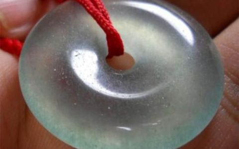 翡翠酸洗充胶处理对翡翠影响大吗 鉴别B货翡翠的特征