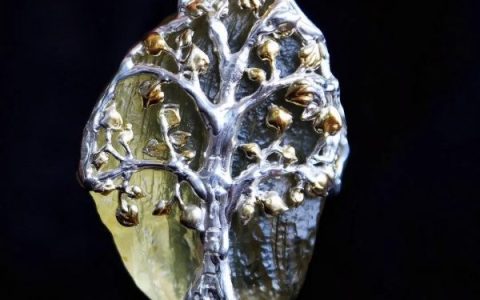 利比亚陨石做成摇钱树是什么效果?