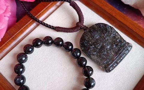 黑发晶适合戴左手还是右手？黑发晶补水能力有多强？