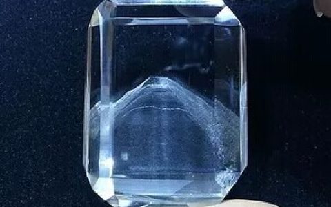 白幽灵金字塔水晶息灾法