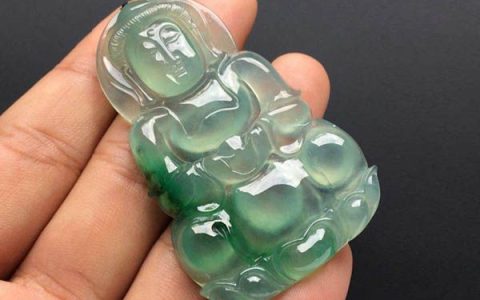 翡翠与和田玉的区别，选哪个更好