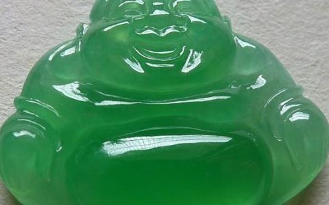如何挑选翡翠玉佛 翡翠玉佛的适合投资收藏吗