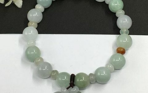冰种翡翠图片及选购技巧 怎样挑选适合自己的翡翠