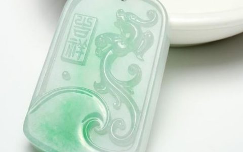 翡翠挂件应该怎样挑选 挑选翡翠挂件的四大原则