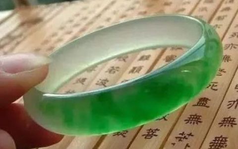 什么是阴阳翡翠 如何辨识阴阳翡翠