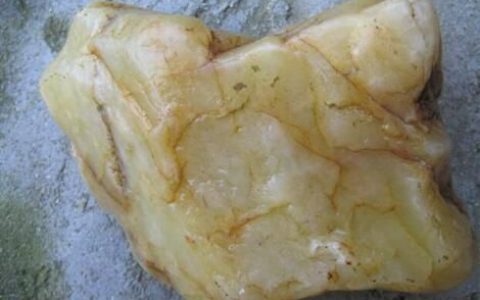 翡翠好和石英玉哪个收藏价值比较高