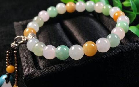 女性戴多少颗的翡翠手串比较好 手串颗数的多少和寓意有很大的关系