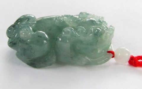 什么人不能佩戴翡翠貔貅吊坠 翡翠貔貅有什么特殊寓意吗