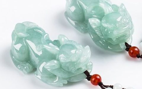紫罗兰和翡翠玉哪个好 什么翡翠值得入手