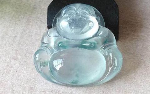 怎样保持翡翠玉佛表面湿润 翡翠玉佛保养秘诀