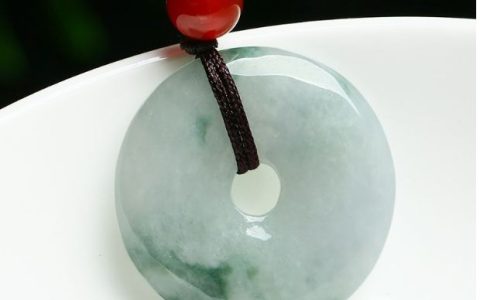 糯种飘花翡翠好不好