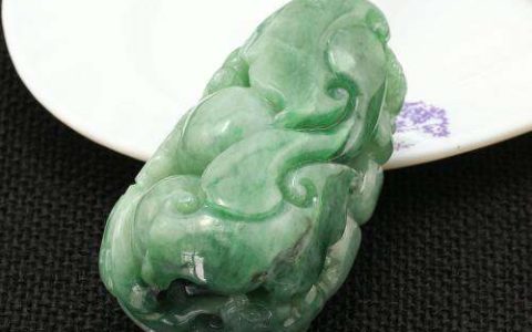 翡翠把玩需要注意什么 翡翠正确把玩方法