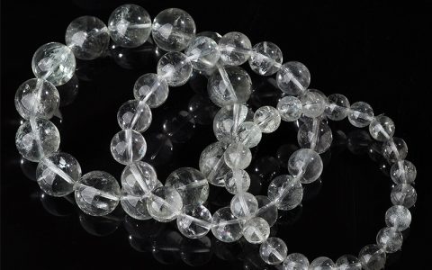 白水晶和紫水晶哪个好 白水晶和紫水晶哪个贵？
