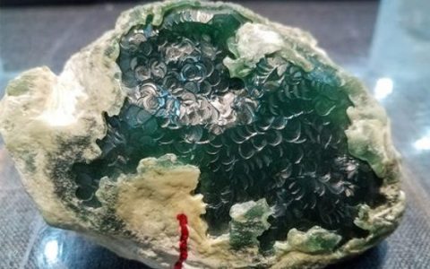 缅甸翡翠原石价格 缅甸翡翠原石多少钱