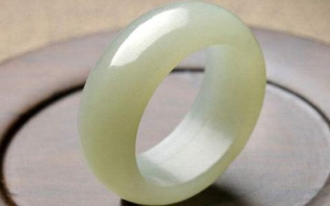 青白玉的价格 青白玉多少钱一克