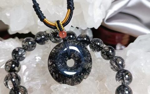 黑发晶必须戴右手吗？全面了解黑发晶知识！
