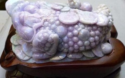 A货紫罗兰金蟾的辨别方法 翡翠金蟾寓意