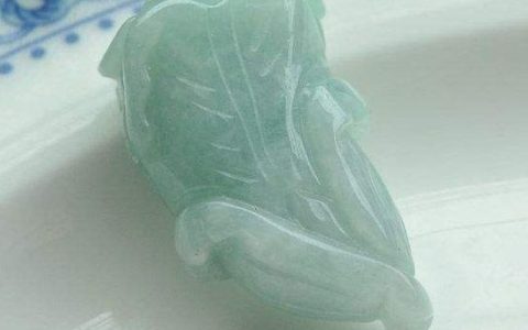 怎样选购翡翠白菜 翡翠白菜市场价格是多少钱