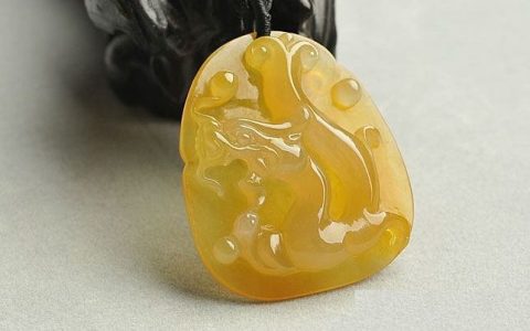 黄翡翠和绿翡翠哪个好 哪个价格贵