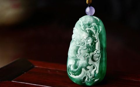 龙牌翡翠适合哪些人戴 龙牌的佩戴禁忌