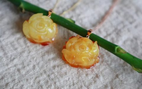 佩戴蜜蜡有什么讲究？该如何搭配？