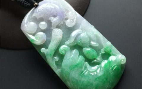 翡翠春带彩的寓意是什么 佩戴翡翠春带彩好吗
