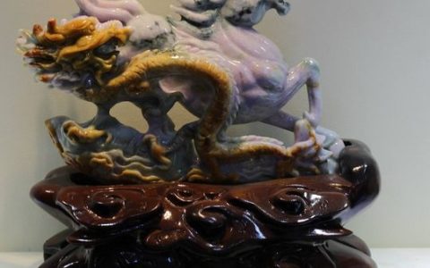 翡翠摆件有哪些版别及品种 翡翠摆件选购注意事项