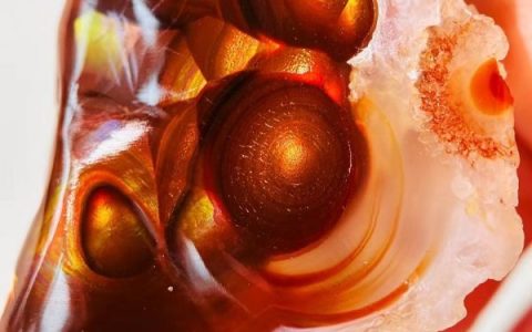 墨西哥老矿火玛瑙原石揭秘：独特魅力与收藏价值