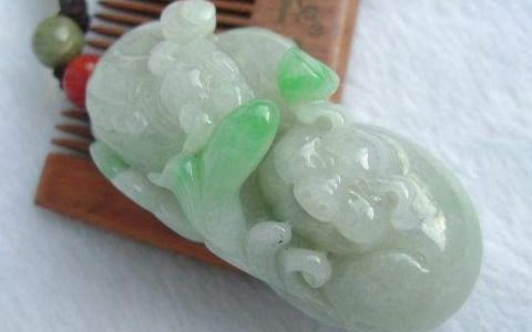 翡翠手把件应该怎样清洗 如何保持翡翠手把件水润