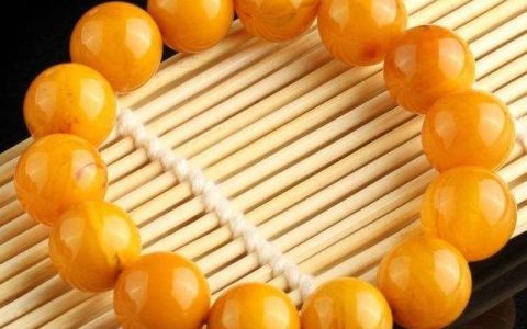 蜜蜡带时间长了发乌怎么办_蜜蜡要怎么保养