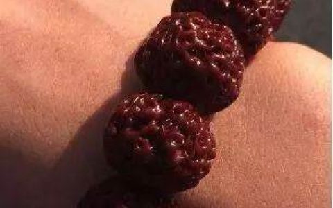 佛珠戴左手还是右手 佛珠到底怎么佩戴