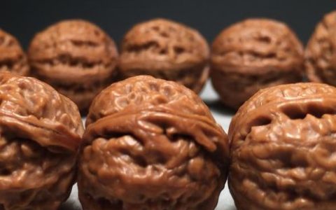 小核桃手串怎么盘玩 小核桃手串的盘玩技巧