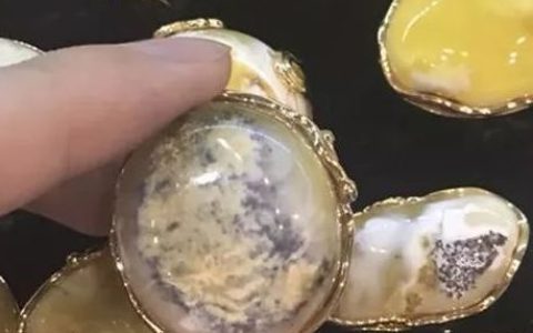 蓝色蜜蜡图片 蓝色蜜蜡有什么