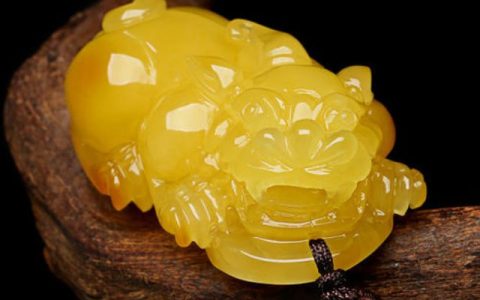 蜜蜡雕刻什么图案好 蜜蜡图案寓意大全